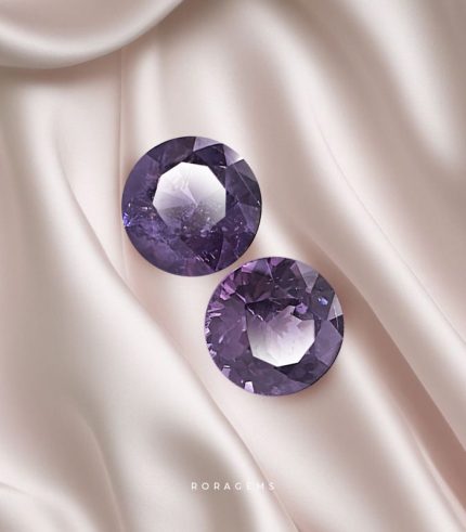 美しい紫色のスピネル宝石ペア、購入可能, Hermoso par de gemas de espinela púrpura disponible para comprar