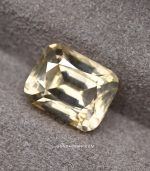 yellow sapphire gemstone – unheated, untreated, natural Pukhraj from Sri Lanka. Ideal for Indian astrology, vastu, and gemstone healing. श्रीलंका पुखराज रत्न.