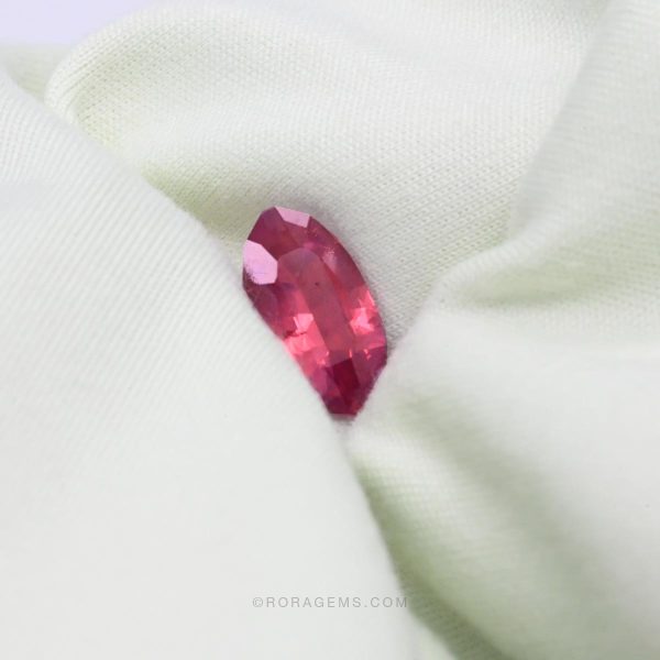 padparadscha sapphire certified GIA or IGI in America, Switzerland, Luxembourg, Norway, Netherlands, Finland
